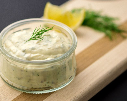 Соус тартар с огурцом и луком