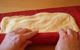 biskvitnyj rulet s klubnikoj bumaga