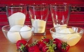 biskvitnyj rulet s klubnikoj ingredienty