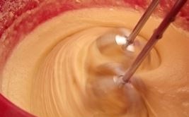 tort iz klubniki yajca