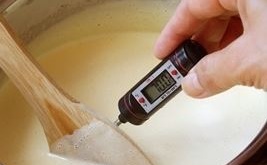 tort ptichje moloko kastrulya