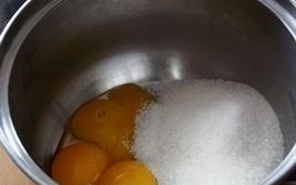 domashnee morozhennoe zheltki