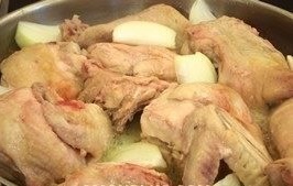 tushenaya kurica luk pochistit