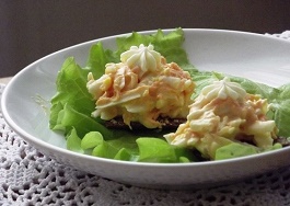 salat iz plavlennogo syra gotovyj recept