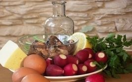 salat iz rediski i ryby ingredienty