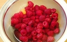 tort bitoe steklo malina