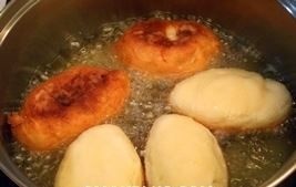 pirozhki s kartoshkoj zharim