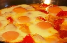 shanshuka dobavlyaem yajca